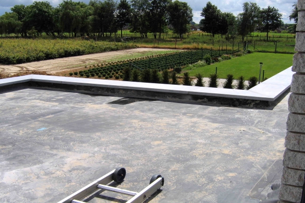 flat roofing membrane upon installation